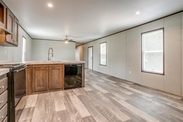 6111 New Mexico Trail, Granbury, TX 76048