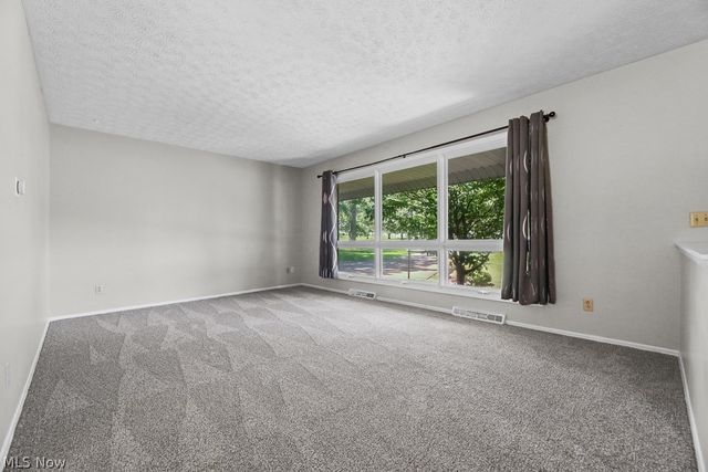 6000 Oakhill Avenue NE, Alliance, OH 44601