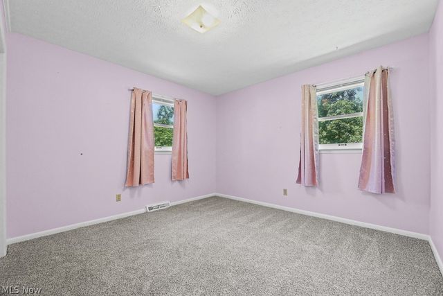 6000 Oakhill Avenue NE, Alliance, OH 44601