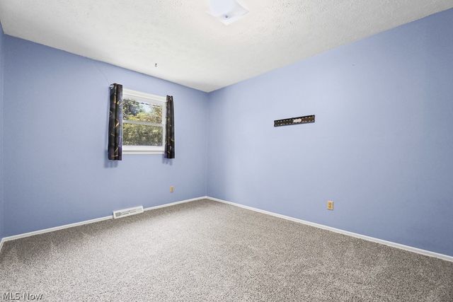 6000 Oakhill Avenue NE, Alliance, OH 44601