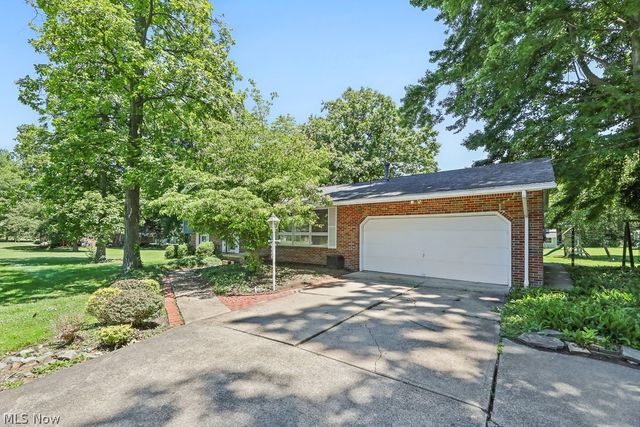6000 Oakhill Avenue NE, Alliance, OH 44601