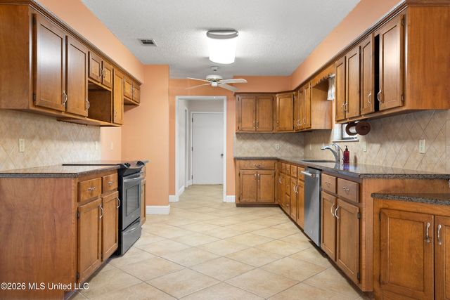 1034 Conley Circle, Ocean Springs, MS 39564