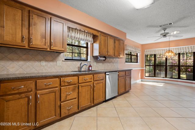 1034 Conley Circle, Ocean Springs, MS 39564