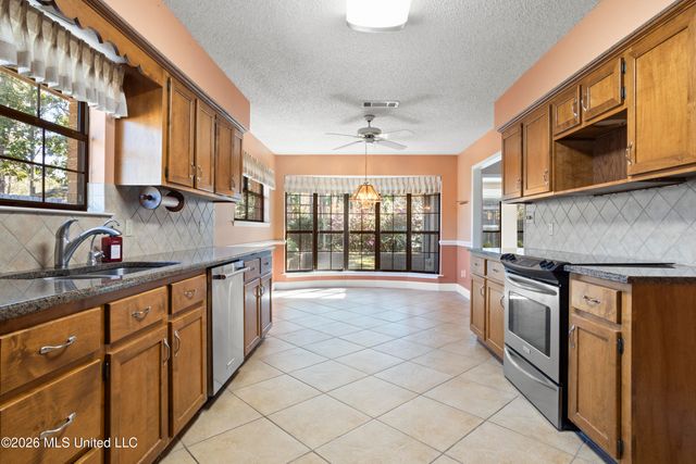 1034 Conley Circle, Ocean Springs, MS 39564