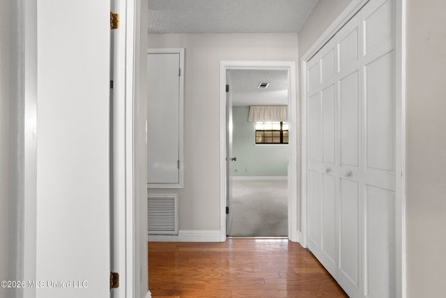 1034 Conley Circle, Ocean Springs, MS 39564