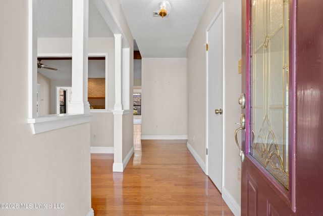 1034 Conley Circle, Ocean Springs, MS 39564