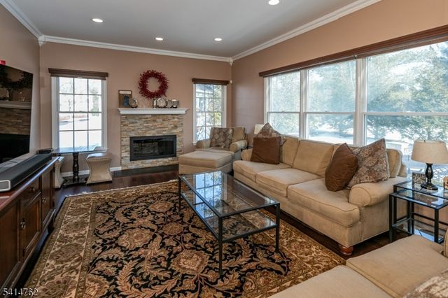 1 Interlachen Ct, Montgomery Twp., NJ 08558