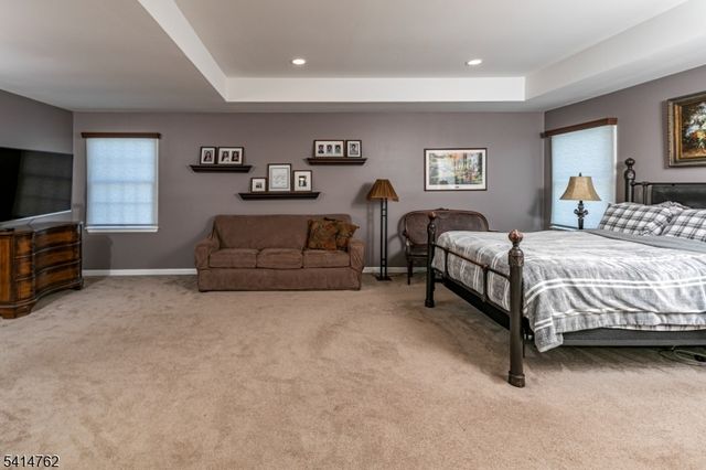 1 Interlachen Ct, Montgomery Twp., NJ 08558