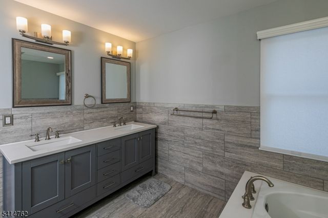 1 Interlachen Ct, Montgomery Twp., NJ 08558