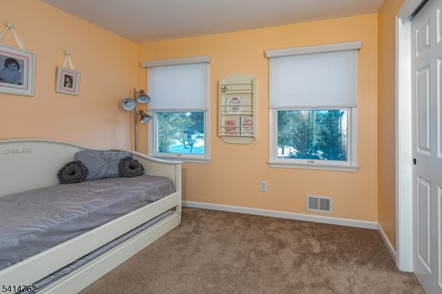 1 Interlachen Ct, Montgomery Twp., NJ 08558