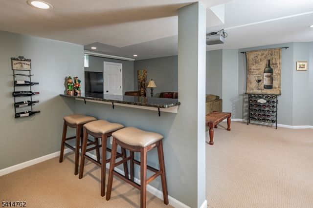 1 Interlachen Ct, Montgomery Twp., NJ 08558