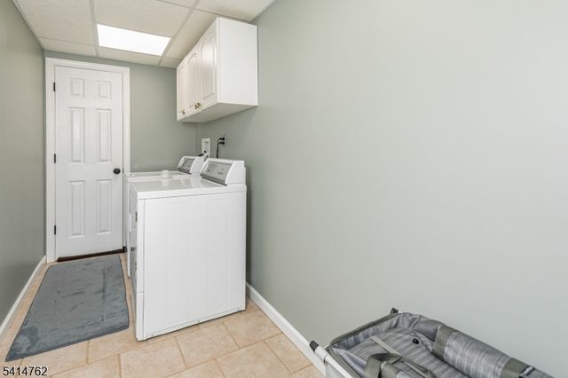 1 Interlachen Ct, Montgomery Twp., NJ 08558