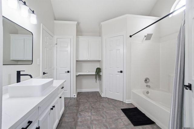 3805 Linstrom Dr, Baton Rouge, LA 70814