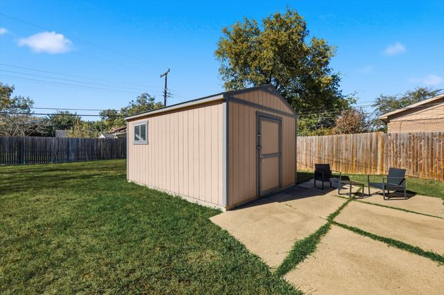 3513 Bewley Street, North Richland Hills, TX 76117