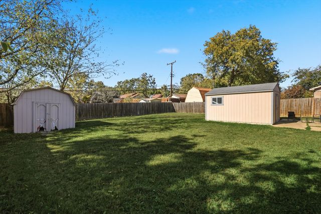 3513 Bewley Street, North Richland Hills, TX 76117