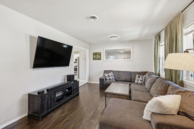 3513 Bewley Street, North Richland Hills, TX 76117