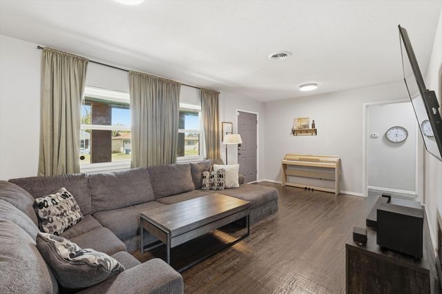 3513 Bewley Street, North Richland Hills, TX 76117