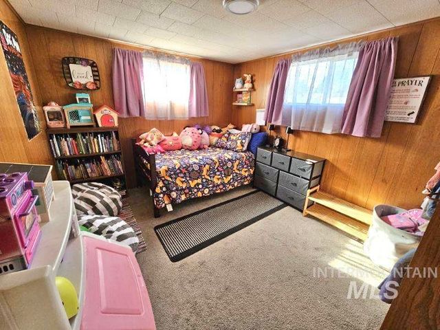 898 SE 3rd Street, Ontario, OR 97914
