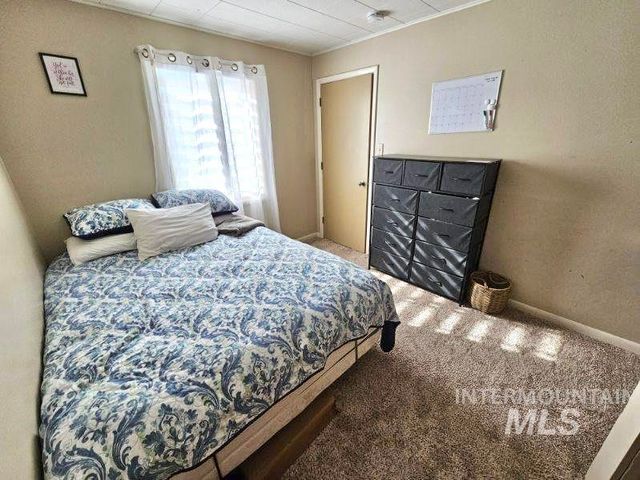 898 SE 3rd Street, Ontario, OR 97914