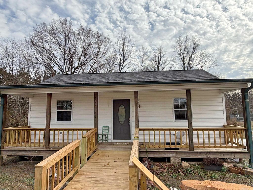 212 Collins St Street, Mountain View, AR 72560