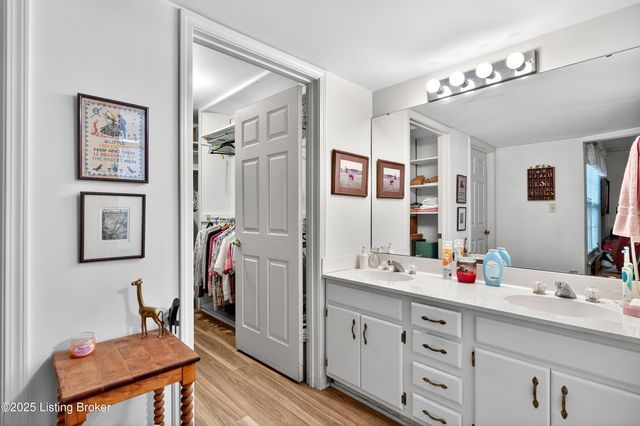 816 Washburn Ave APT 9, Louisville, KY 40222