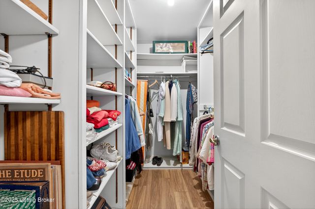 816 Washburn Ave APT 9, Louisville, KY 40222