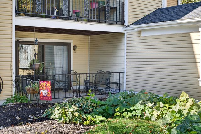 816 Washburn Ave APT 9, Louisville, KY 40222