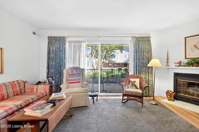 816 Washburn Ave APT 9, Louisville, KY 40222