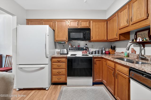 816 Washburn Ave APT 9, Louisville, KY 40222