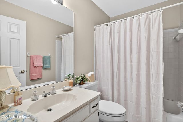 816 Washburn Ave APT 9, Louisville, KY 40222