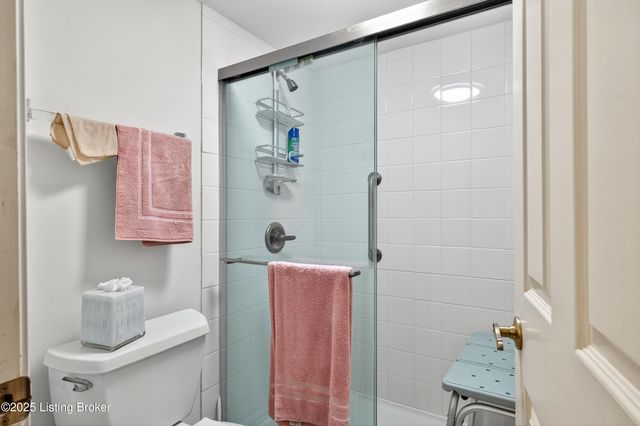 816 Washburn Ave APT 9, Louisville, KY 40222