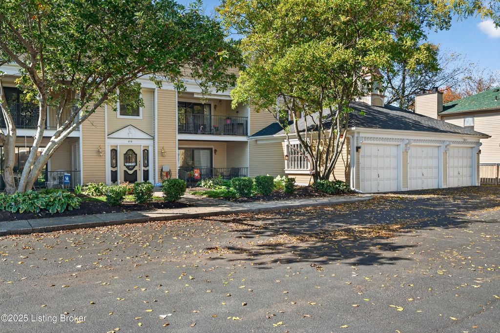 816 Washburn Ave APT 9, Louisville, KY 40222