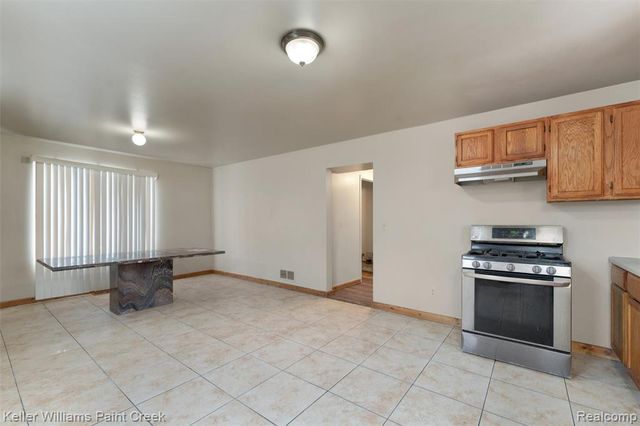 8523 Republic Avenue, Warren, MI 48089