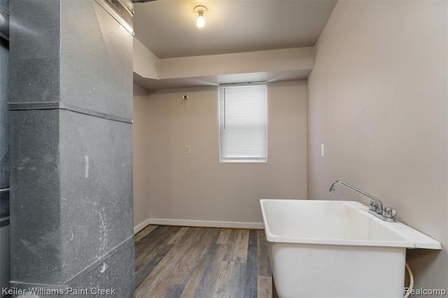 8523 Republic Avenue, Warren, MI 48089