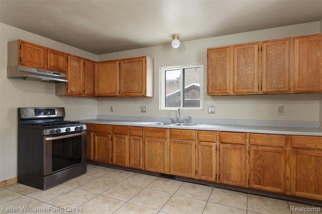 8523 Republic Avenue, Warren, MI 48089