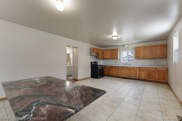 8523 Republic Avenue, Warren, MI 48089