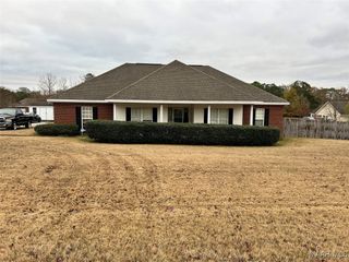 79 Meadowlane Court, Wetumpka, AL 36092