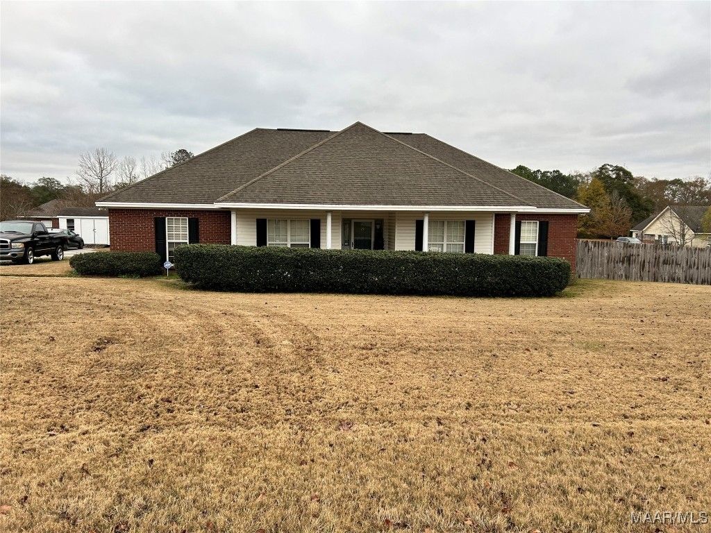 79 Meadowlane Court, Wetumpka, AL 36092