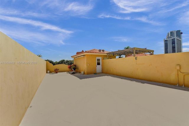 1617 Harrison St 3, Hollywood, FL 33020