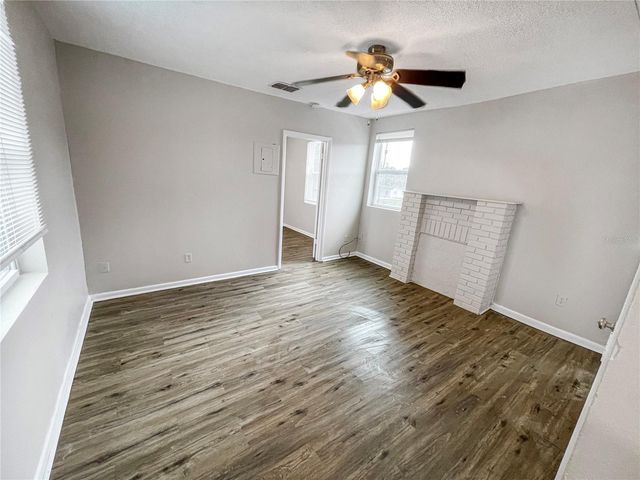 321 W IANTHE STREET 6, Tavares, FL 32778
