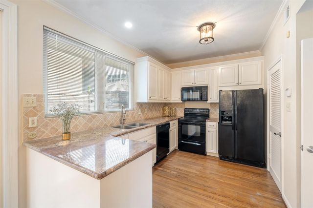 5850 Valley Forge Drive 144, Houston, TX 77057