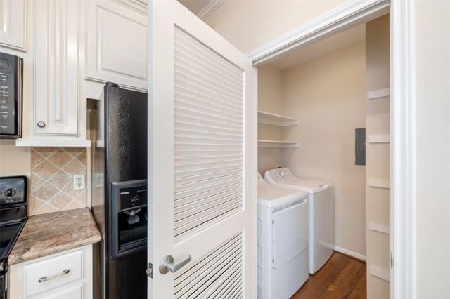 5850 Valley Forge Drive 144, Houston, TX 77057