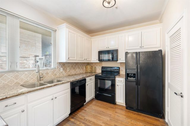 5850 Valley Forge Drive 144, Houston, TX 77057