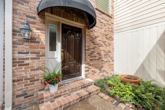 5850 Valley Forge Drive 144, Houston, TX 77057
