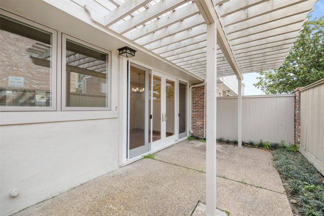 5850 Valley Forge Drive 144, Houston, TX 77057