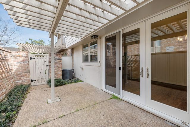 5850 Valley Forge Drive 144, Houston, TX 77057