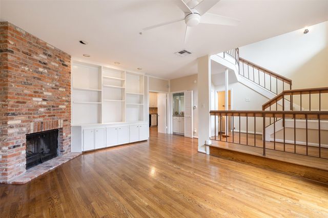 5850 Valley Forge Drive 144, Houston, TX 77057