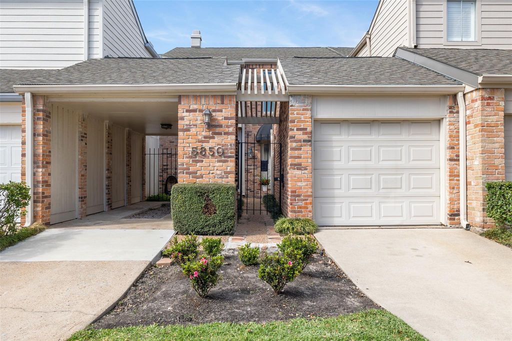 5850 Valley Forge Drive 144, Houston, TX 77057