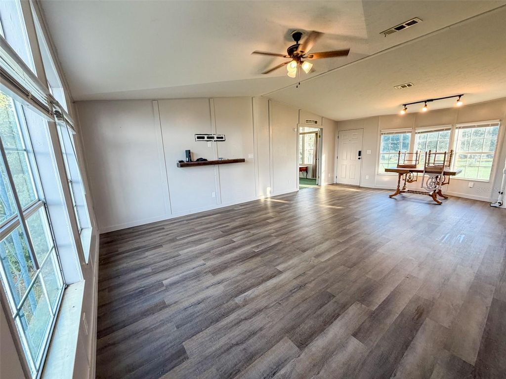 Image 13 of property listing at 16251 SE 161ST COURT, Weirsdale, FL 32195