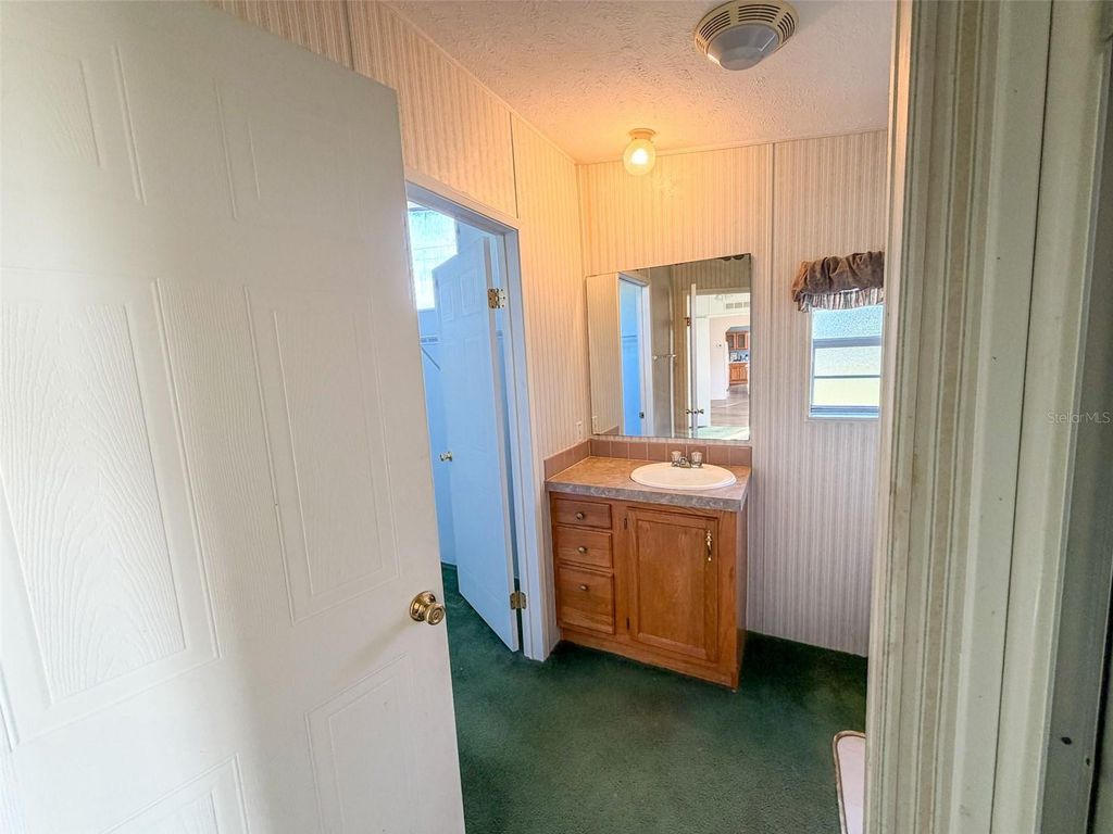 Image 15 of property listing at 16251 SE 161ST COURT, Weirsdale, FL 32195